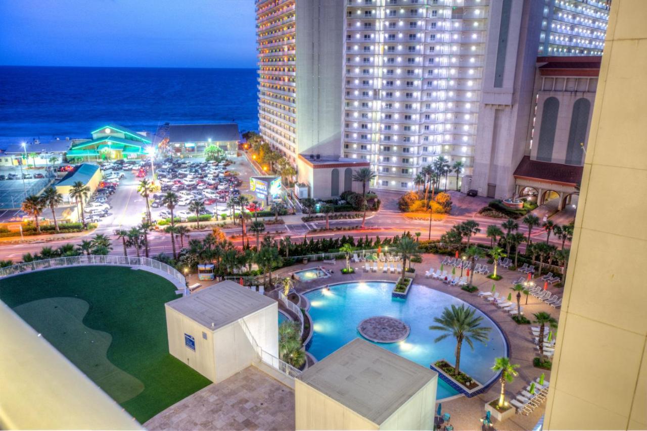 Amazing Style In Lake Town Wharf! 1 Bd, 2 Ba Amenities And Location!