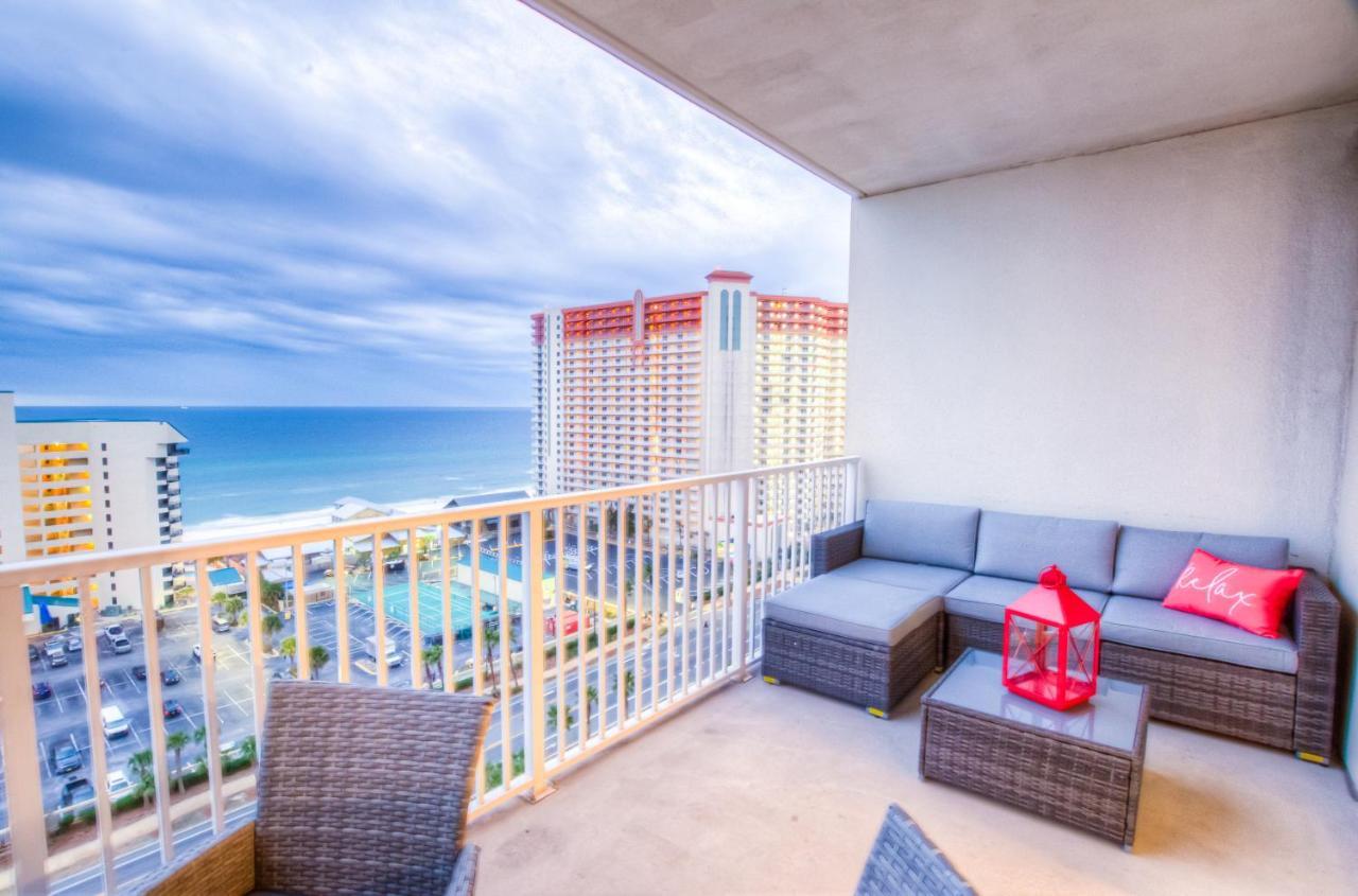 Amazing Style In Lake Town Wharf! 1 Bd, 2 Ba Amenities And Location! Holiday home