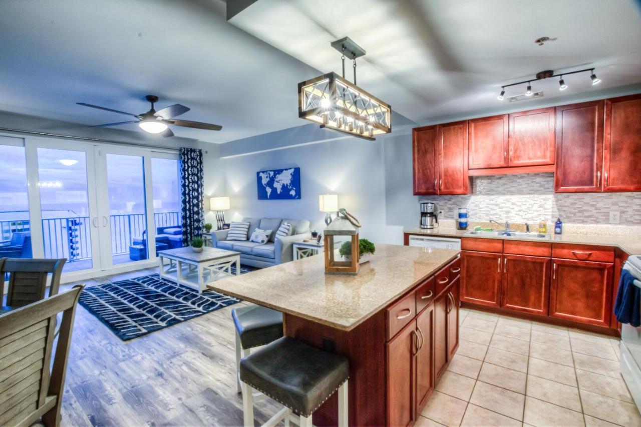 Amazing Style In Lake Town Wharf! 1 Bd, 2 Ba Amenities And Location! Holiday home *