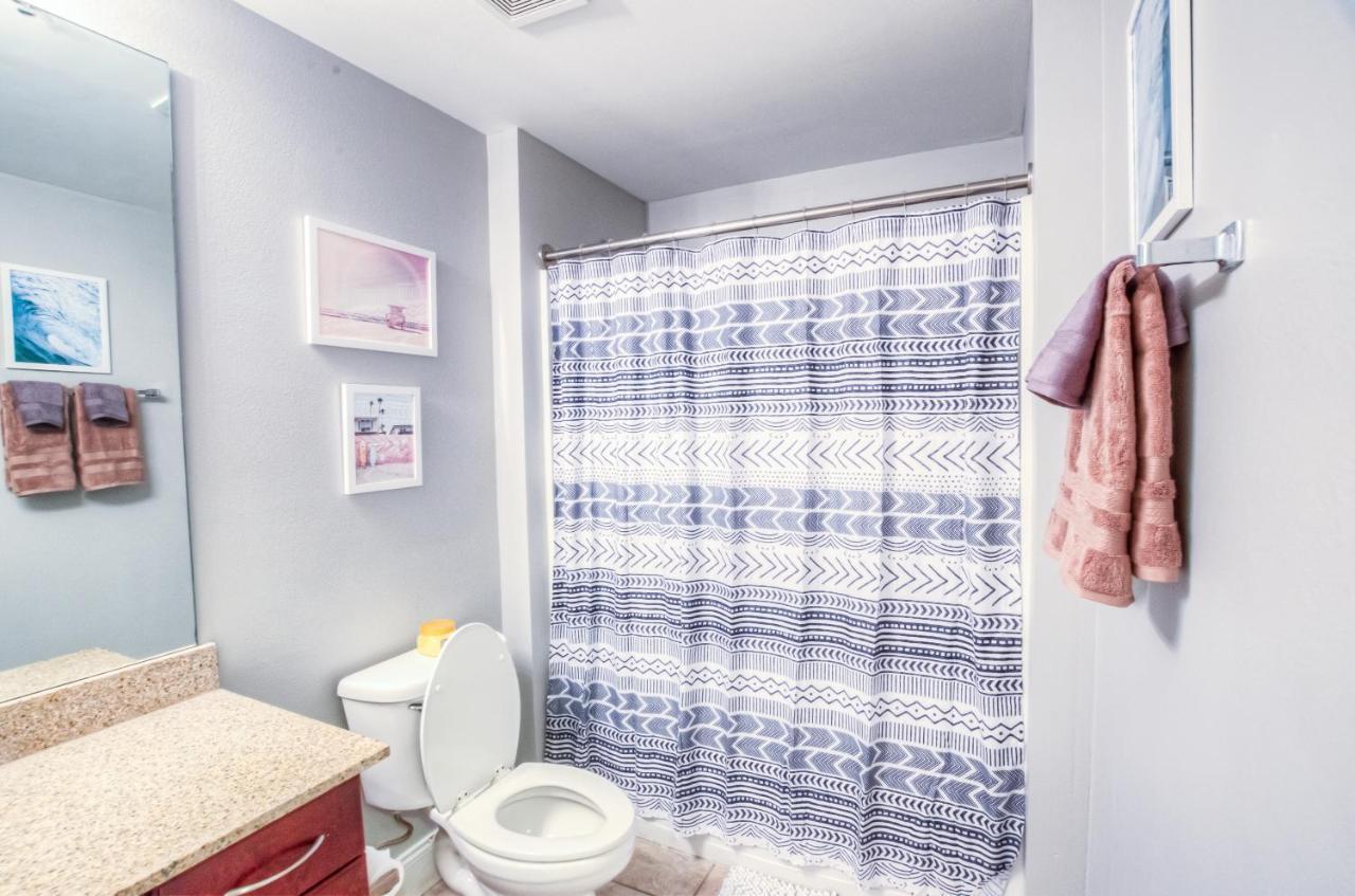 Amazing Style In Lake Town Wharf! 1 Bd, 2 Ba Amenities And Location! Holiday home Panama City Beach