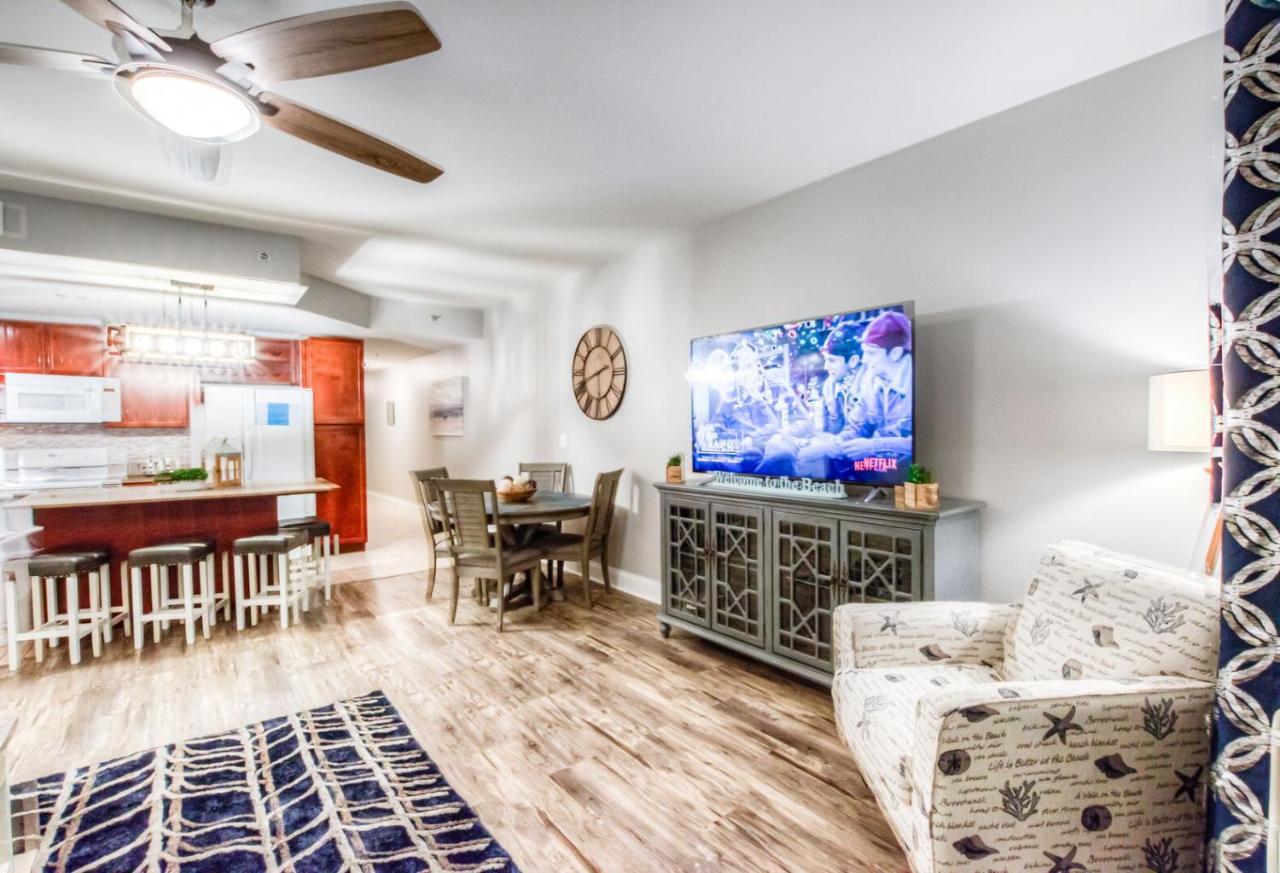 Amazing Style In Lake Town Wharf! 1 Bd, 2 Ba Amenities And Location! *